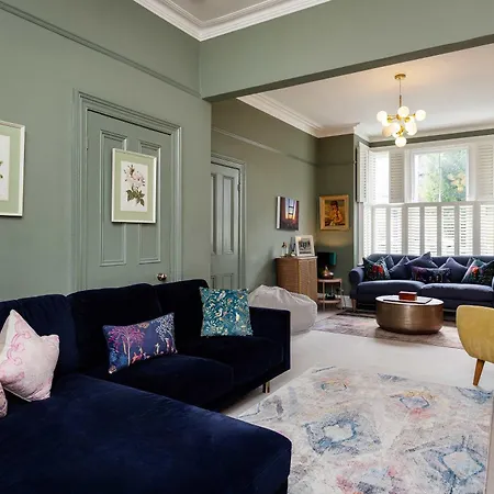 Holiday home Veeve - The Wimbledon Retreat London