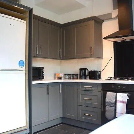 3 Bed House In The Heart Of Palmers Green, Holiday home
