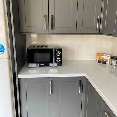 Holiday home 3 Bed House In The Heart Of Palmers Green, London