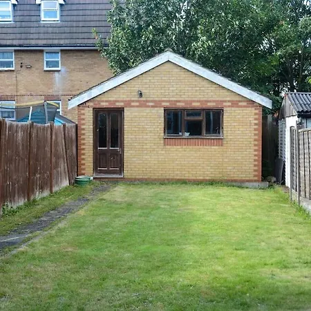 3 Bed House In The Heart Of Palmers Green, Holiday home