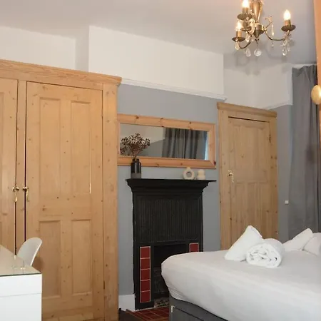 Holiday home 3 Bed House In The Heart Of Palmers Green, London