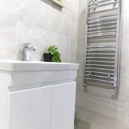 Flat In Bricklane Market Apartment *