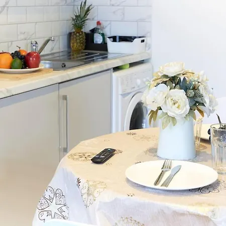 Flat In Bricklane Market Apartment *