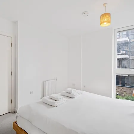 Modern Flat With Balcony Pass The Keys