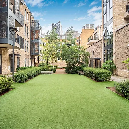 Modern Flat With Balcony Pass The Keys London
