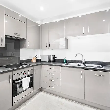 Modern Flat With Balcony Pass The Keys