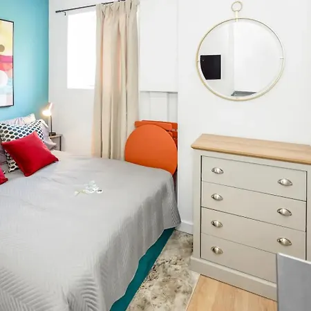 Chic Ensuite - 10% Off - 3 Min To Trains -pass The Keys Apartment *