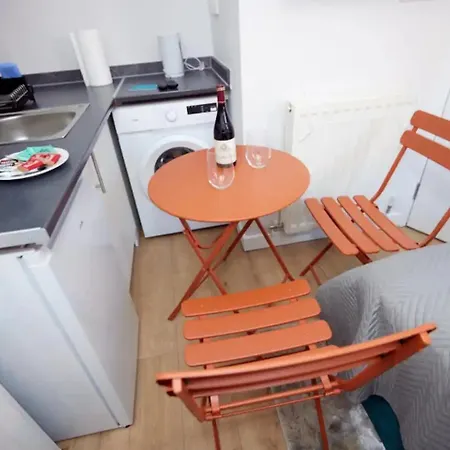 Apartment Chic Ensuite - 10% Off - 3 Min To Trains -pass The Keys London