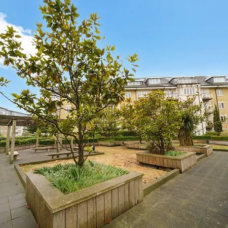 Apartment Heathrow With Parking & Gym
