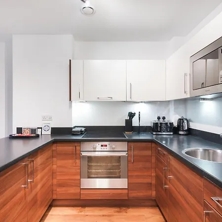 Heathrow With Parking & Gym Apartment West Drayton (Middlesex)