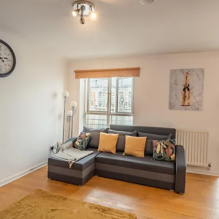 Apartment Excel Riverview Luxury -sleep 6- Free Parking- Playstation 4