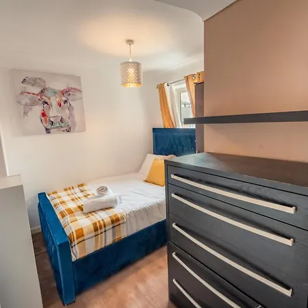 Excel Riverview Luxury -sleep 6- Free Parking- Playstation 4 *