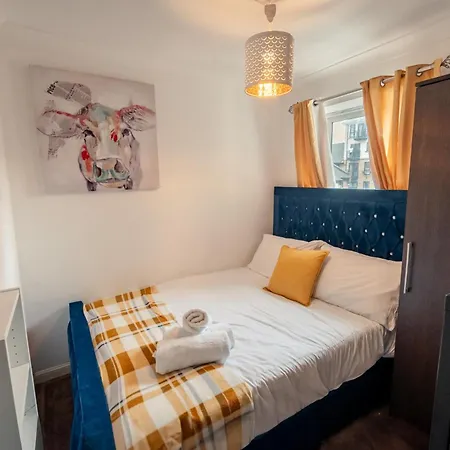 Excel Riverview Luxury -sleep 6- Free Parking- Playstation 4 Apartment