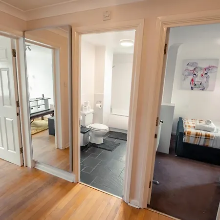Excel Riverview Luxury -sleep 6- Free Parking- Playstation 4 London
