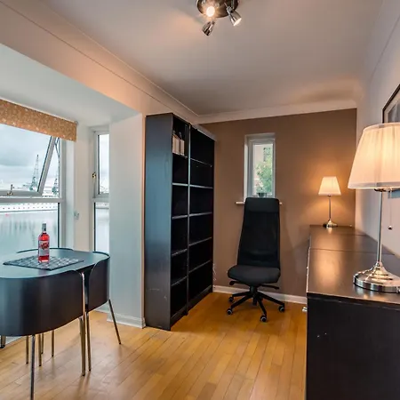 Excel Riverview Luxury -sleep 6- Free Parking- Playstation 4 Apartment London