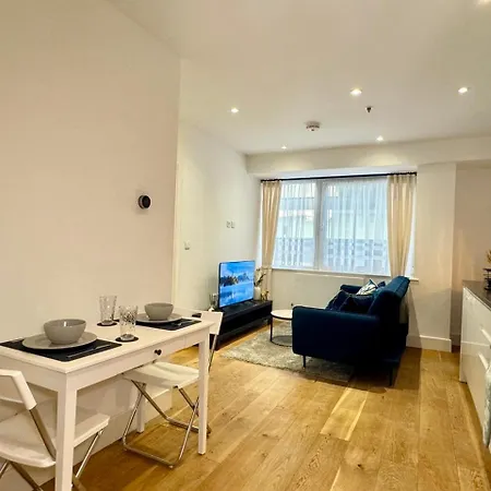 Apartment Luxury 2 Bedroom In With Free Parking Croydon