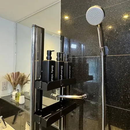 Luxury 2 Bedroom In With Free Parking Apartment Croydon