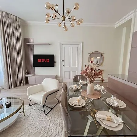 Stylish 2 Bed Flat On The Iconic Gloucester Road * لندن