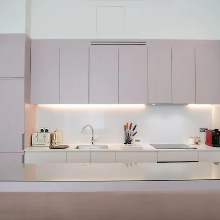 Stylish 2 Bed Flat On The Iconic Gloucester Road شقة لندن