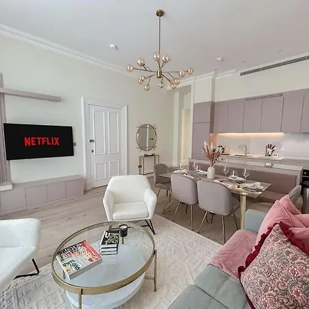 Apartment Stylish 2 Bed Flat On The Iconic Gloucester Road