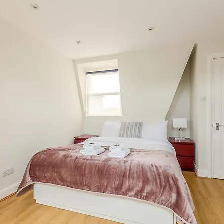 Apartment Amazing 3br Near Wimbledon Park & Tube London