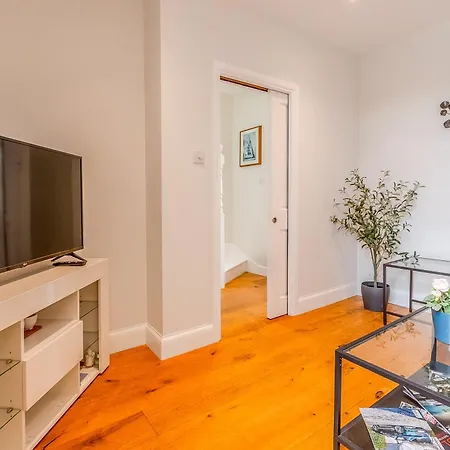 Amazing 3br Near Wimbledon Park & Tube Apartment London