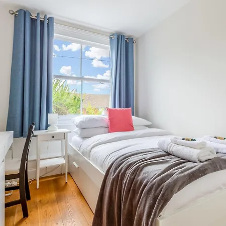 Apartment Amazing 3br Near Wimbledon Park & Tube London