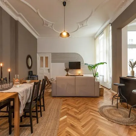 Apartment Raintree Village London