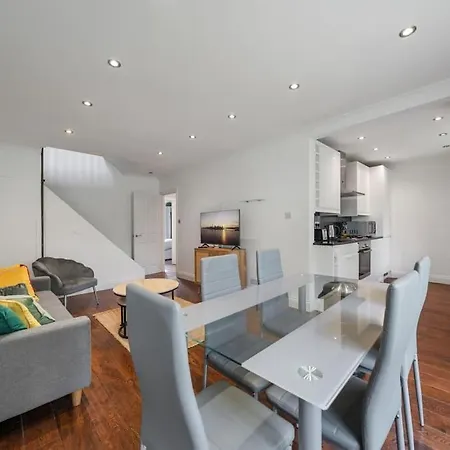 Apartment Beautiful Large 3 Bedroom Flat In North London *