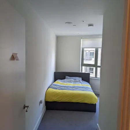 Apartment Raintree Village *