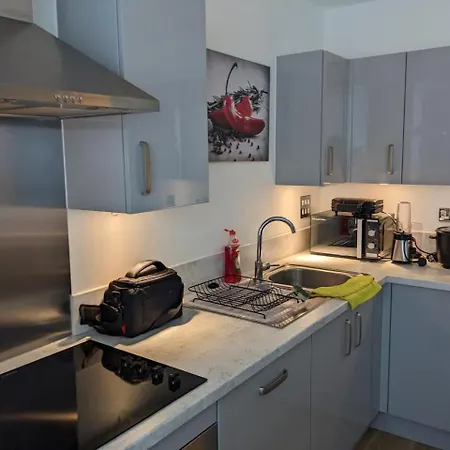 Apartment Raintree Village *