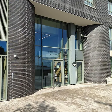 Apartment Raintree Village London