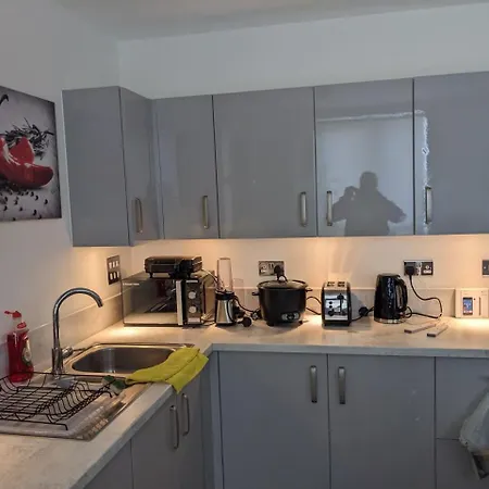Apartment Raintree Village London