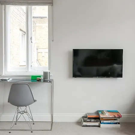 Beautiful Centrally Located Large Studio