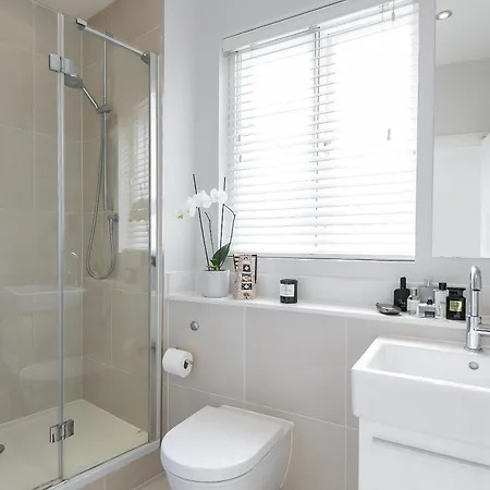 Beautiful Centrally Located Large Studio London