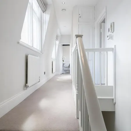 Beautiful Centrally Located Large Studio London