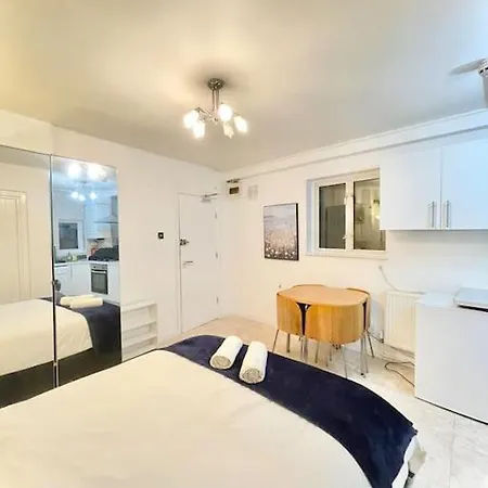 Cosy Studio In Central *