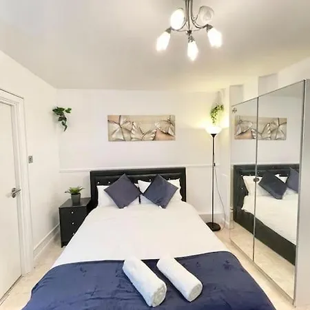 Cosy Studio In Central Apartment London
