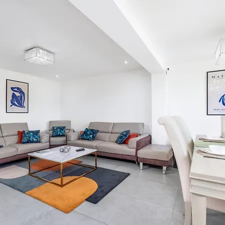 Modern Luxury 4 Bedroom House In Hornchurch Harold Wood