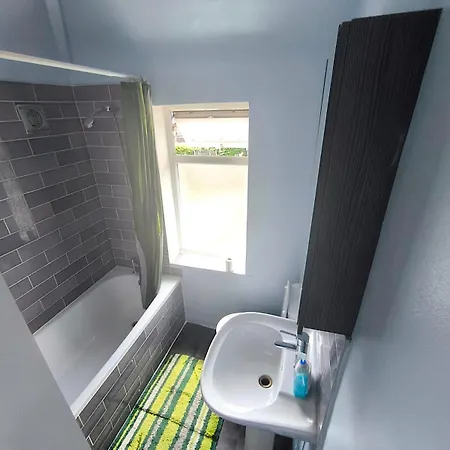 Homestay Spacious Triple Bedroom 10 Min From Station *