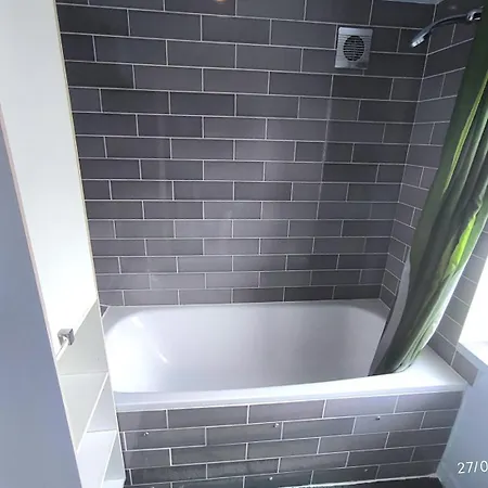 Spacious Triple Bedroom 10 Min From Station Homestay Dagenham