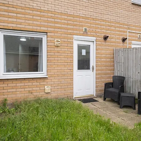 Apartment Delightful 4 Bedroom House Thamesmead West From 360stays London