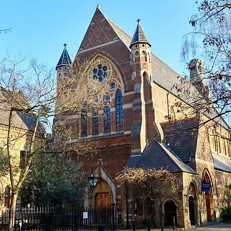 Lovely 2 Bed In Shoreditch On Quiet Side Street Apartment *
