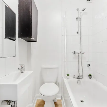Kensington High Street Hububb Homestay London