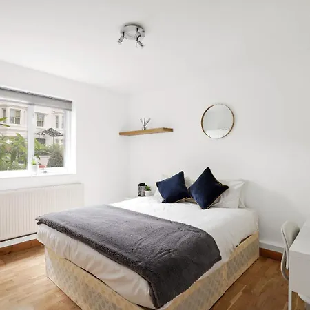 Homestay Kensington High Street Hububb London