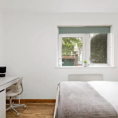 Kensington High Street Hububb Homestay London