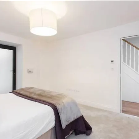 Large Three Bed Duplex Camden * London