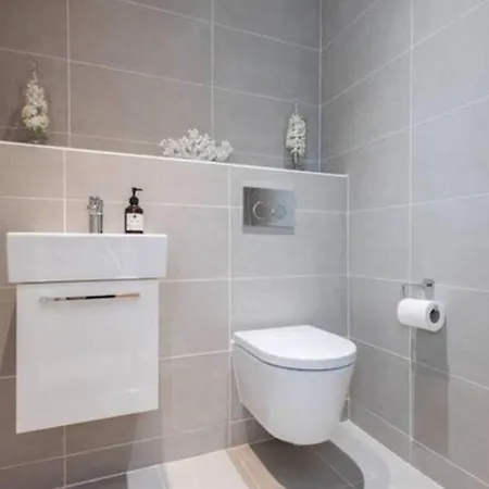 Large Three Bed Duplex Camden Holiday home