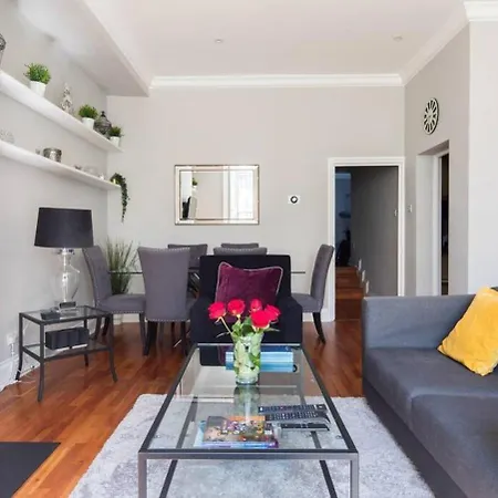 Spacious Family Paddington Flat