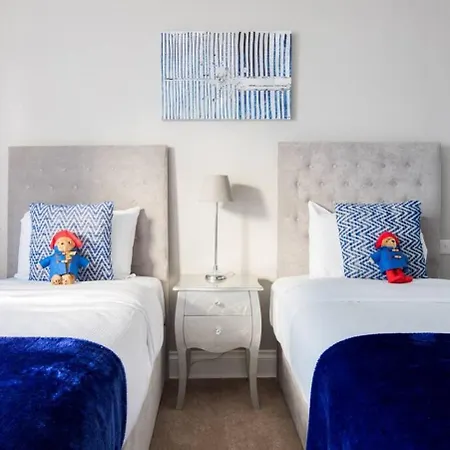 Spacious Family Paddington Flat * London